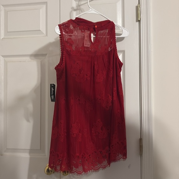 Olivia Blu Lace Tank - Picture 3 of 7